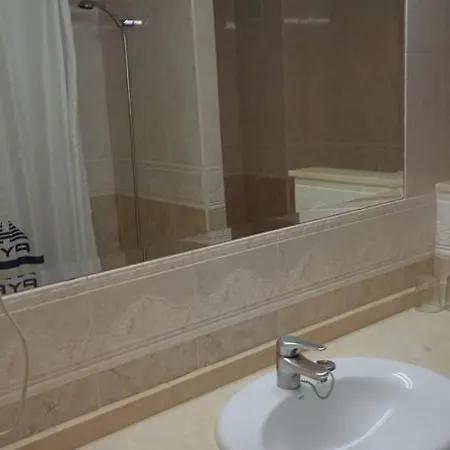 Primera Linea Playa Y Vista Mar Pyr 10 Floor Apartment *